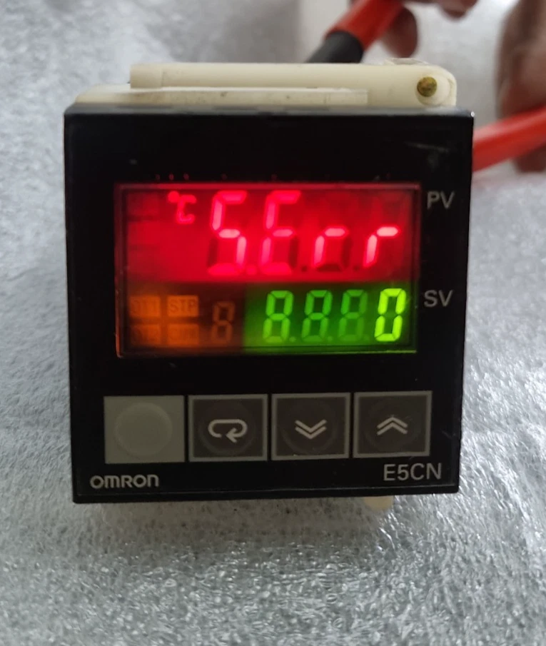 OMRON E5CN TEMPERATURE CONTROLLER 100-240VAC E5CN MADE IN JAPAN